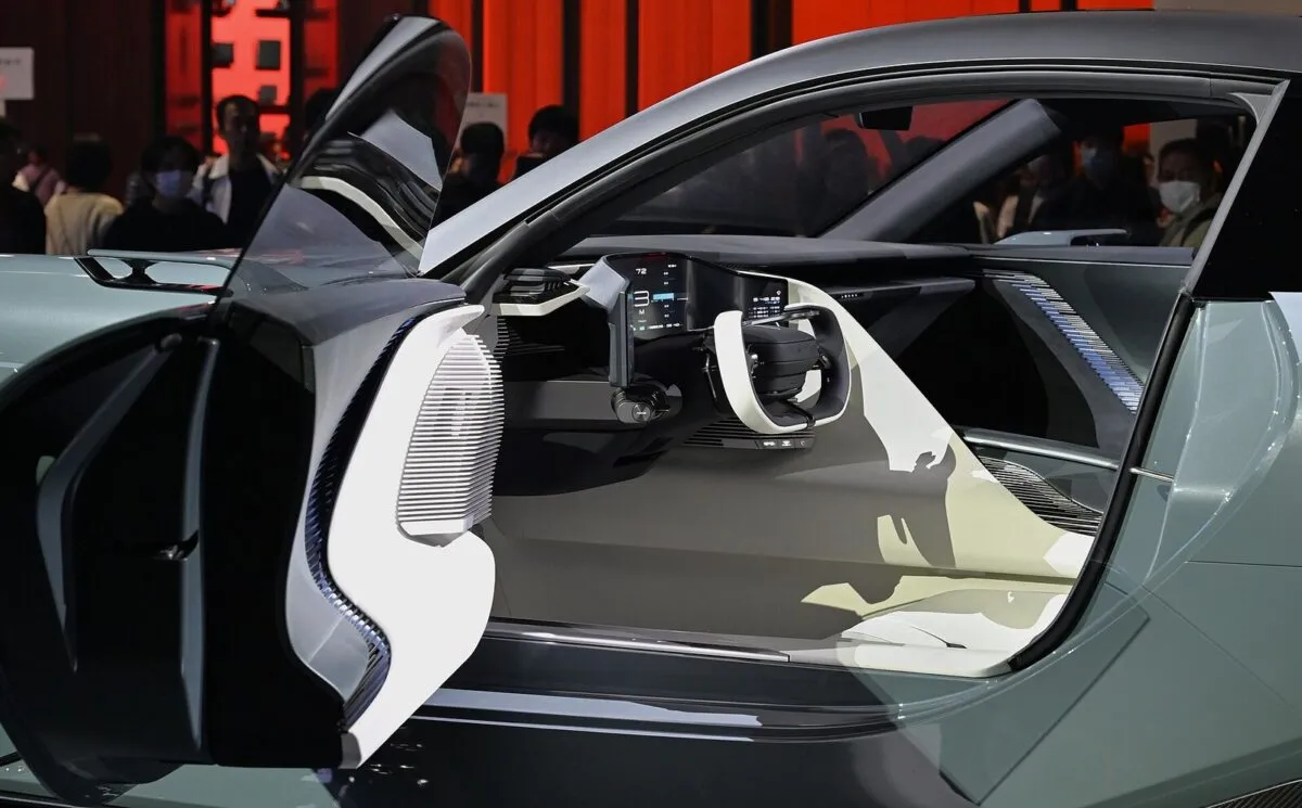 Салон Lexus Sport Concept с рулём-штурвалом