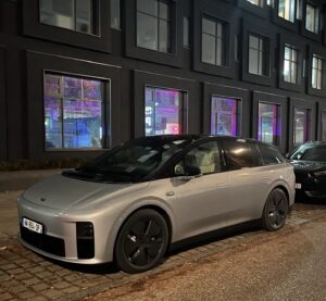 Електрокросовер Li Auto i6 з французьким номером
