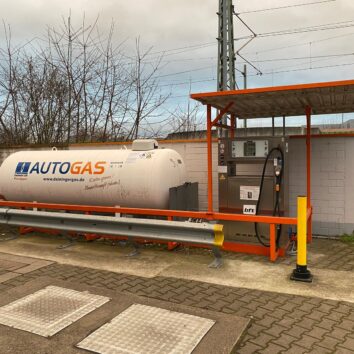 Колонка автогазу LPG з резервуаром на АЗС