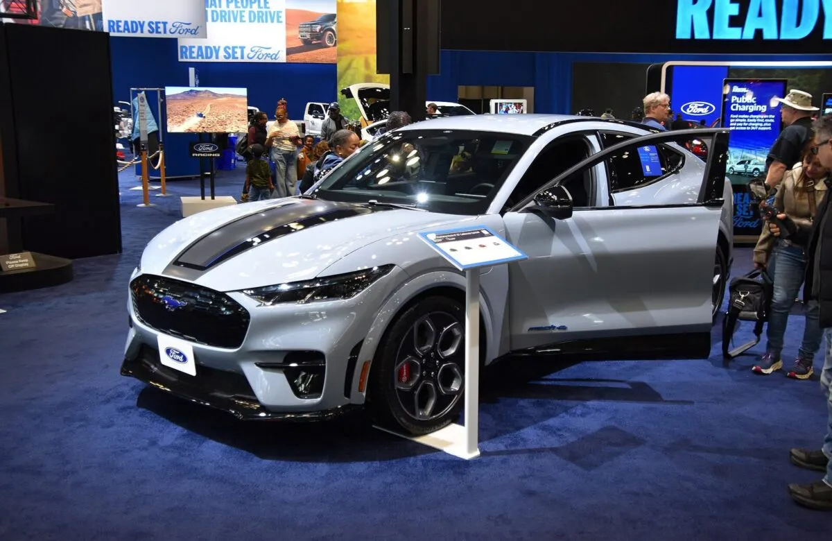 Mach-E GT California Special на автосалоне