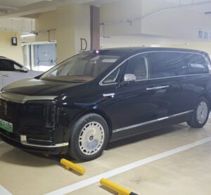 Мінівен Maextro V800