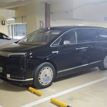 Мінівен Maextro V800