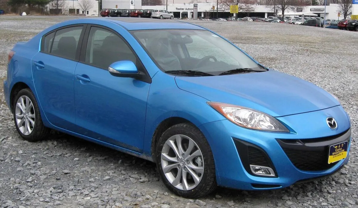 Mazda 3 второго поколения (BL), седан 2010 года