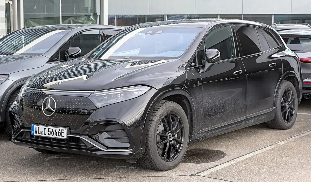 У Mercedes пояснили, чому EQS не став хітом
