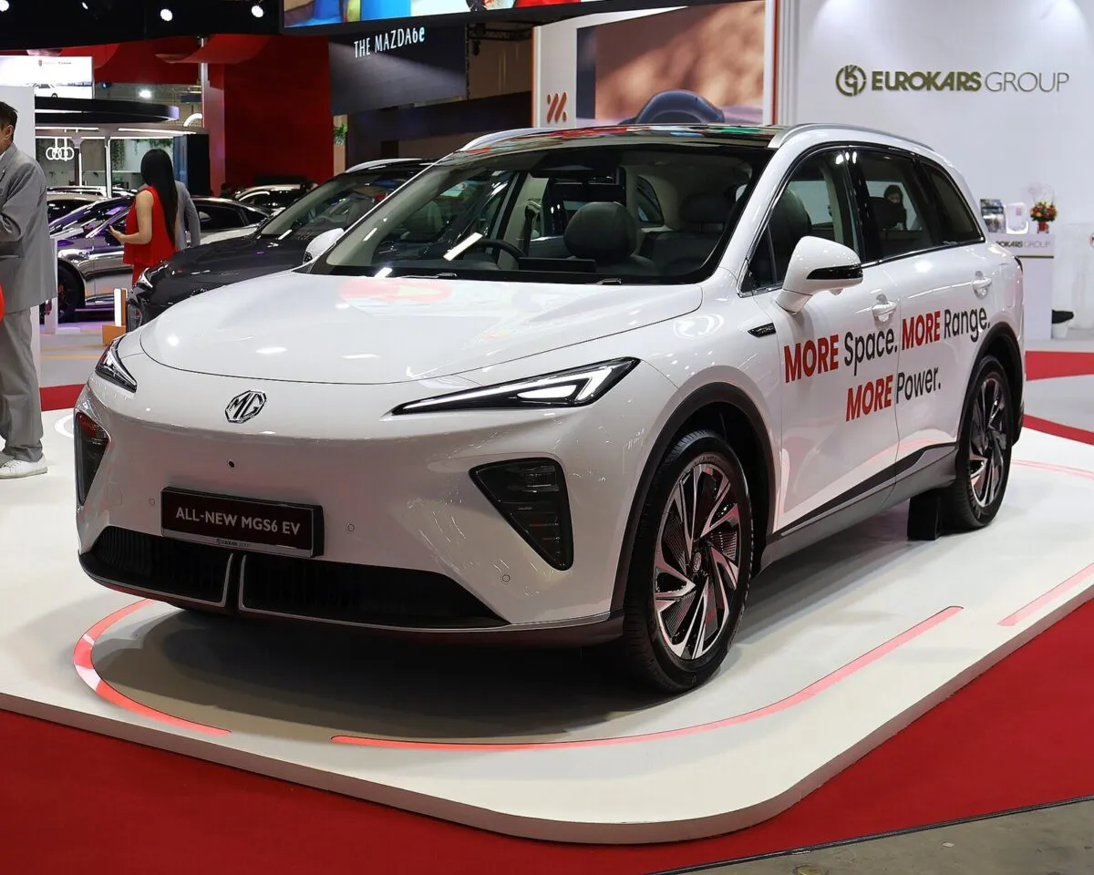 MG S6 EV на автосалоне в Сингапуре
