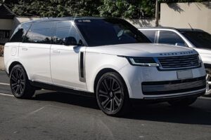Range Rover Electric у першому тесті виявився кращим за V8, але тягне причіп лише до 2,5 тонни