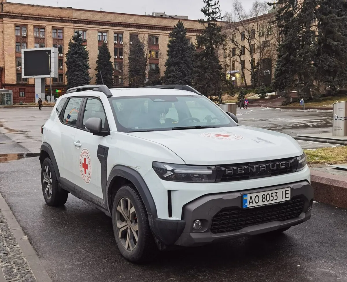 Renault Duster третього покоління Товариства Червоного Хреста України в Дніпрі