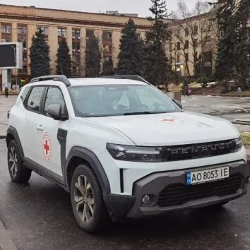 Renault Duster третього покоління Товариства Червоного Хреста України в Дніпрі