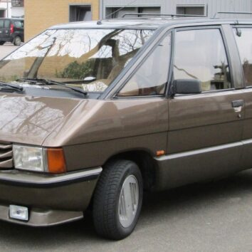 Перший Renault Espace 1984 року