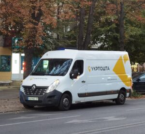 Фургон Renault Master Укрпошти в Дніпрі