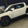 Rivian R1T 2025 року