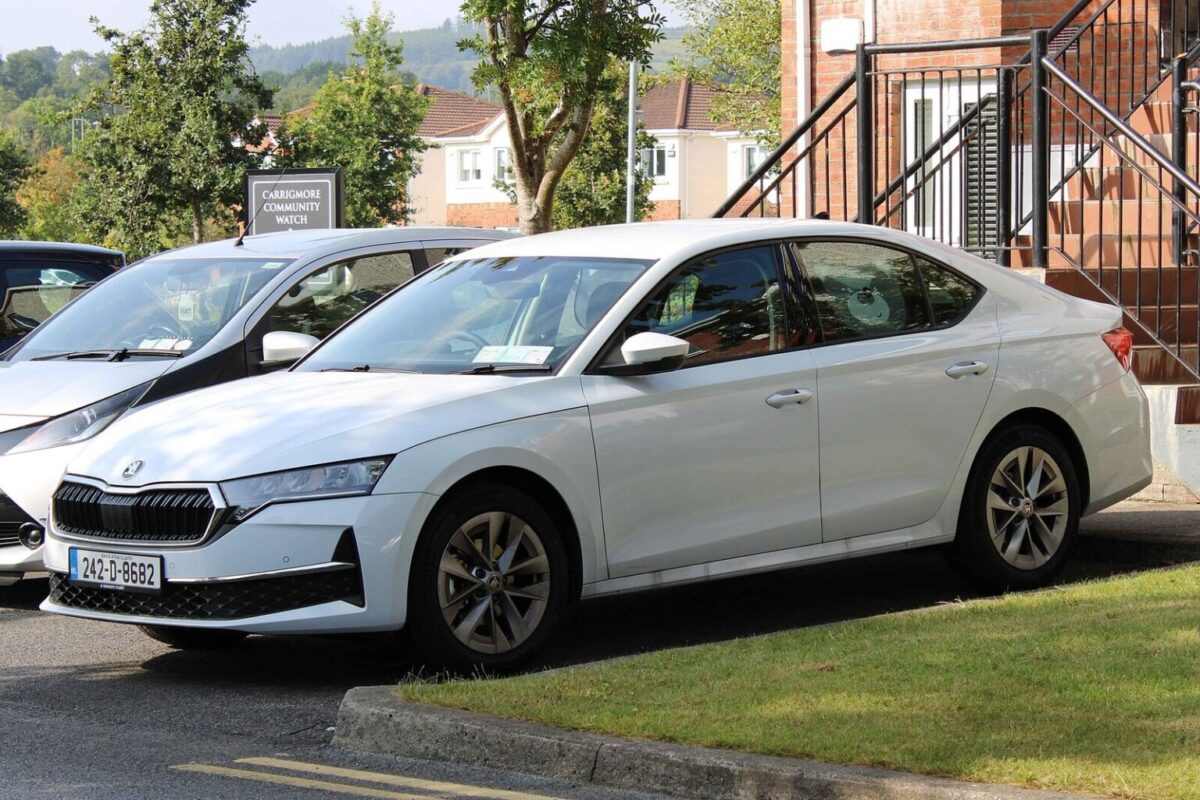 Škoda Octavia после обновления 2024 года, вид сбоку