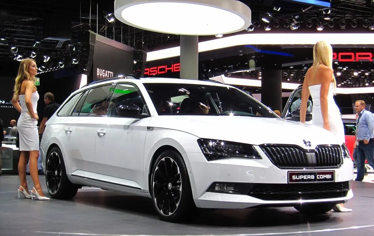 Škoda Superb Combi третьего поколения