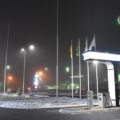 АЗК SOCAR на трасі М06 уночі