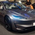 Tesla Model 3 Performance у кольорі Quicksilver