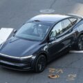 Оновлена Tesla Model Y на дорозі