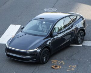 Tesla перевершила прогнози аналітиків на 24 тисячі машин