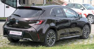 Toyota хоче, щоб бензинові авто на біопаливі мали ті самі пільги, що й електромобілі