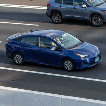Гібридна Toyota Prius четвертого покоління