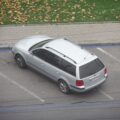 Вживаний Volkswagen Passat універсал на парковці в Дніпрі