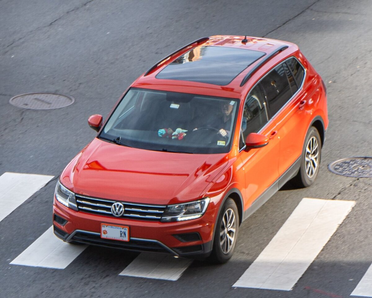 Volkswagen Tiguan другого покоління на дорозі в США