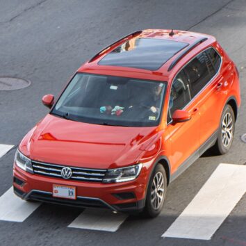 Volkswagen Tiguan другого покоління на дорозі в США