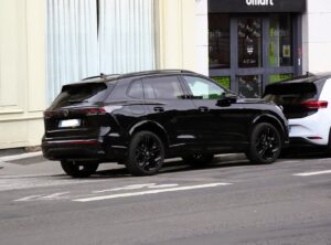 Від 42 695 євро і до 600 км: Volkswagen показав електричний Tiguan на заміну ID.4