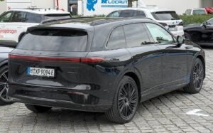 Xpeng G9L у Європі коштує в 2,4 раза більше, ніж у Китаї. Що отримують покупці за 75 тисяч євро
