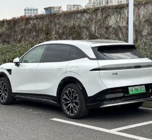 Електричний кросовер Zeekr 7X