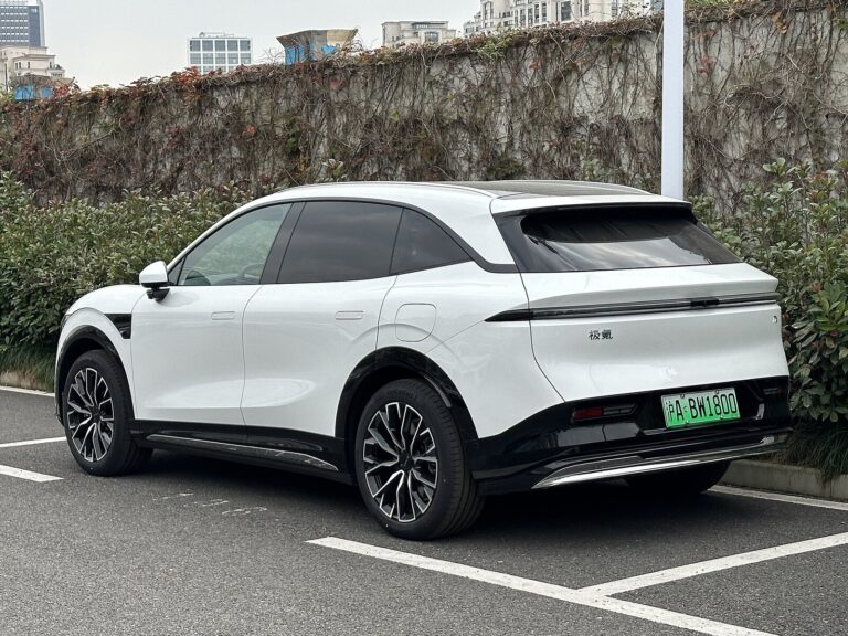 277 тисяч гривень податків за Zeekr 7X: скільки коштує розмитнити китайський електромобіль після повернення ПДВ